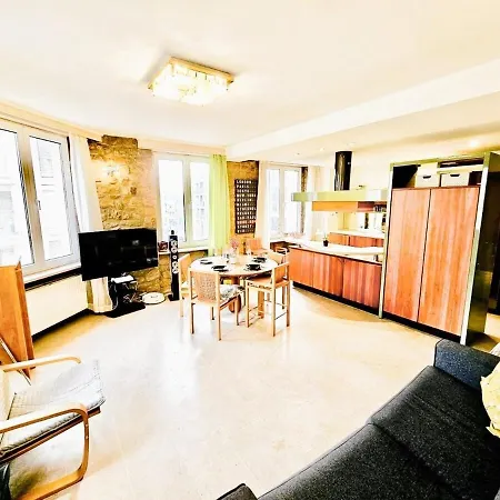 Convenient Near The Main Train Station